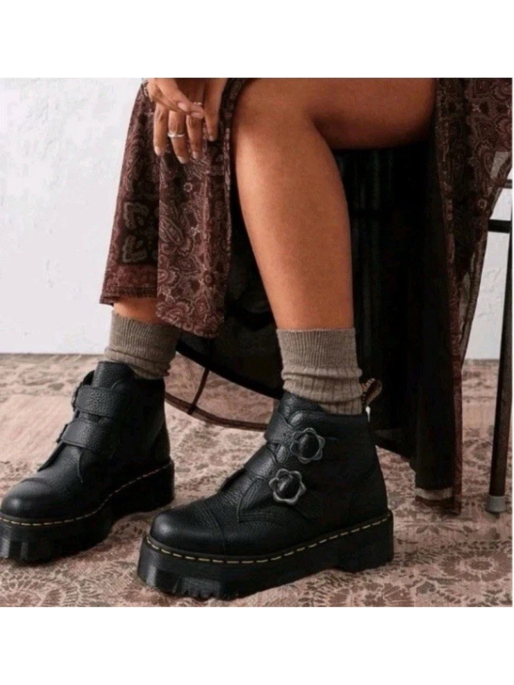 Dr Martens Devon Flower Black Leather Platform Combat Boots Size 9 Punk Festive